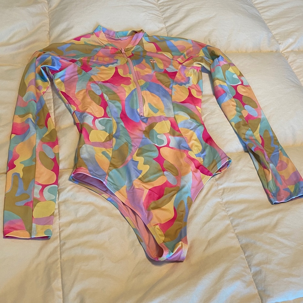 Billabong Long Sleeve Swimsuit sz Small/medium